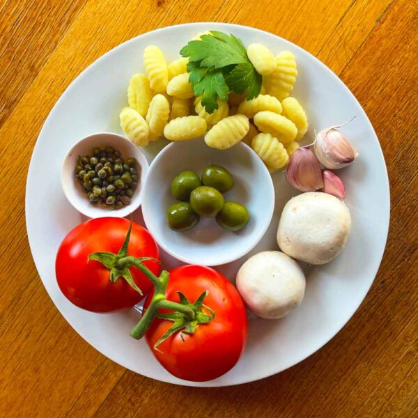 photo of gnocchi puttanesca ingredients